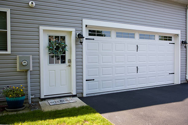 24/7 Emergency Garage Door Panel Replacement experts in Kentfield, CA